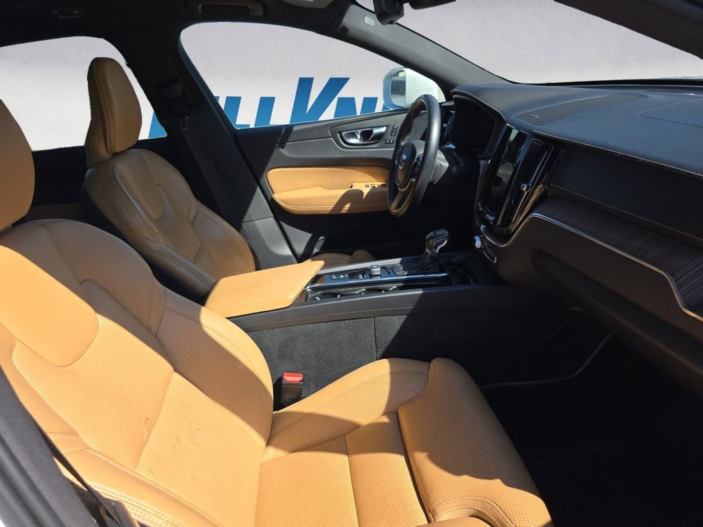 2021 Volvo XC60 T5 Inscription